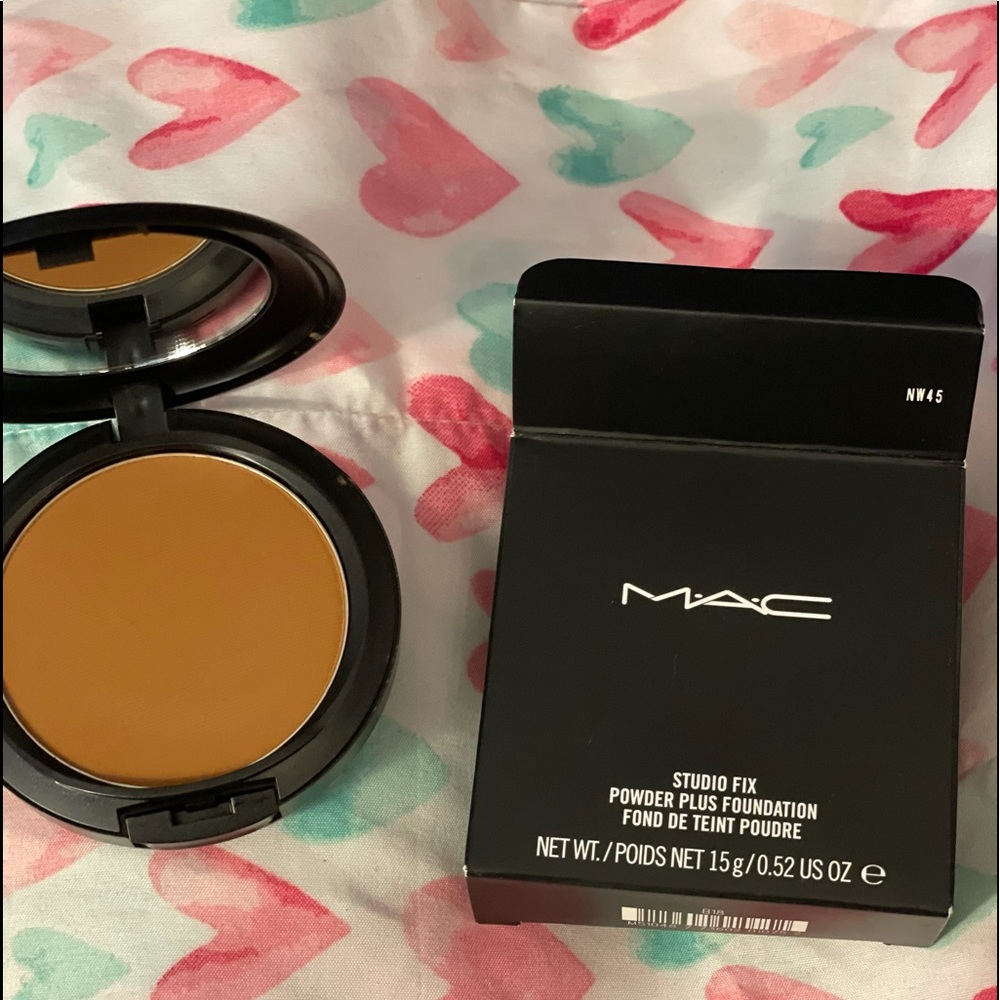 MAC STUDIO FIX POWDER PLUS FOUNDATION